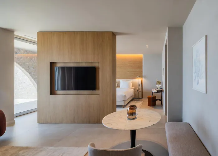 Otel Coast Mgallery Collection Avlonya