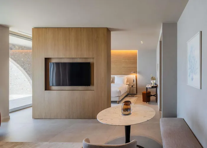 Coast Mgallery Collection מלון 5*